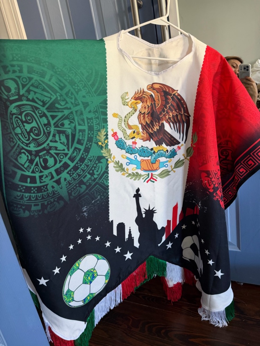 WORLD CUP!  ⚽️🇲🇽Mexican Flag Soccer Poncho - Green White Red!